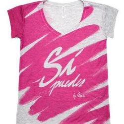 Camiseta diseñada por Malú en colaboración con Swarovski para luchar contra el cáncer de mama