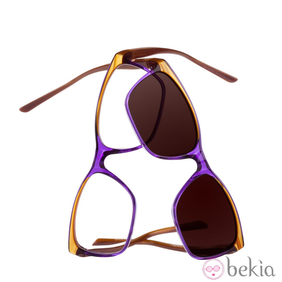 Gafas con montura bicolor y lente marrón de Transitions y Etnia Barcelona
