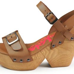 Sandalia marrón con tacón ancho de Lois para verano 2014