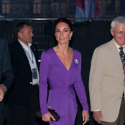 Kate Middleton deslumbrante de morado