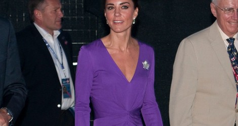 Kate Middleton deslumbrante de morado