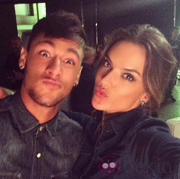 Alessandra Ambrosio junto a su paisano Neymar