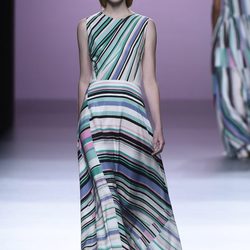 Maxi-vestido de rayas de Devota & Lomba en Madrid Fashion Week primavera/verano 2015