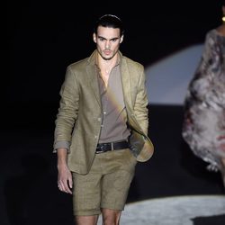 Traje de color verde de Roberto Verino en Madrid Fashion Week primavera/verano 2015