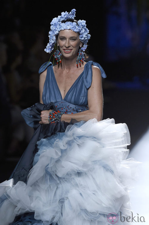 Paola Dominguín desfilando para Francis Montesinos en Madrid Fashion Week primavera/verano 2015