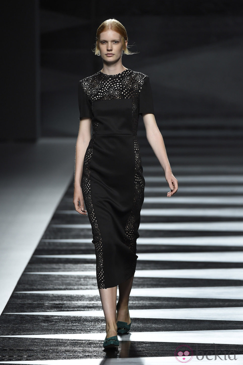 Vestido negro de Juanjo Oliva en Madrid Fashion Week primavera/verano 2015