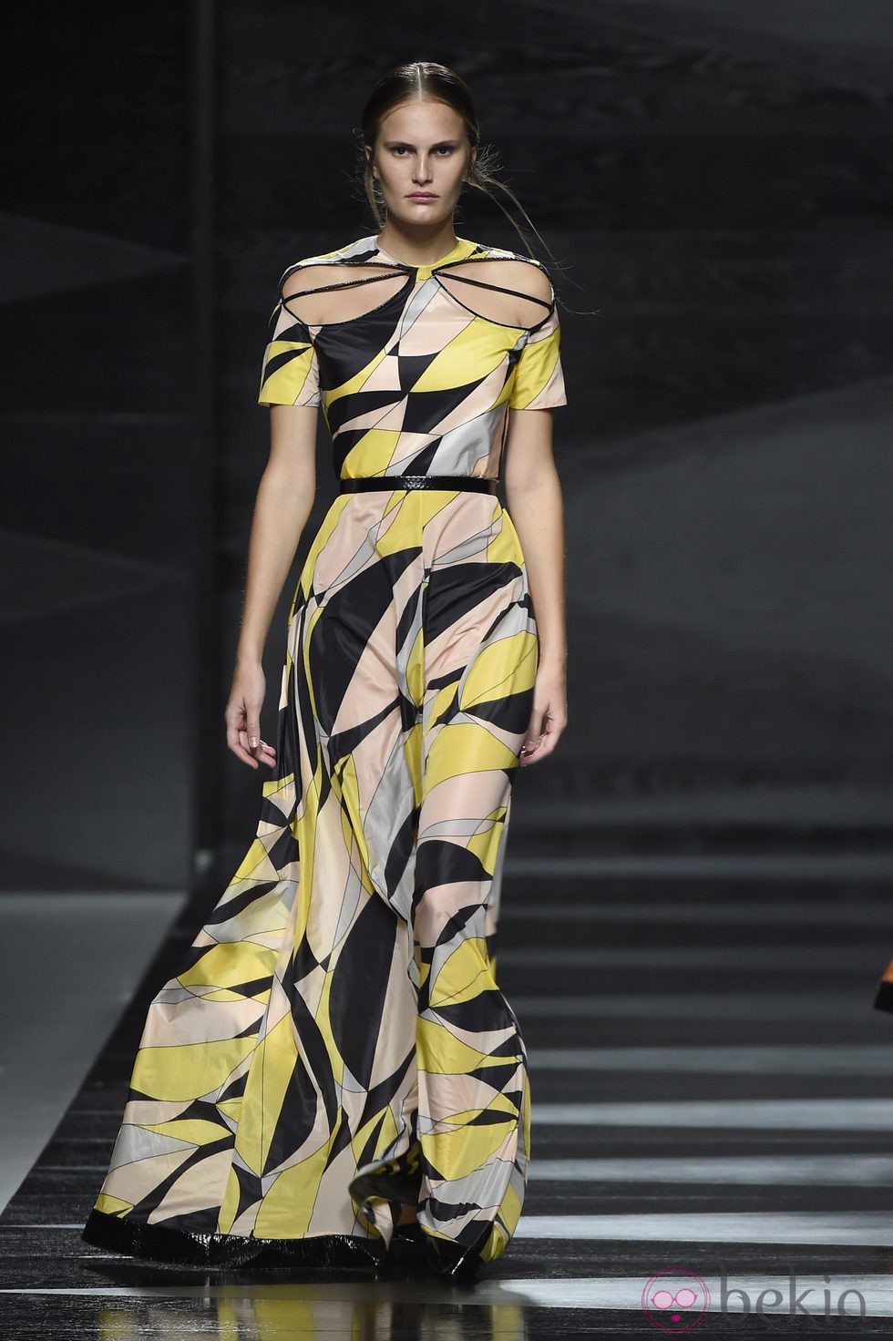 Vestido multicolor de Juanjo Oliva en Madrid Fashion Week primavera/verano 2015