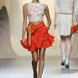 Falda roja de Ana Locking en Madrid Fashion Week primavera/verano 2015