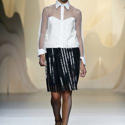 Look black&white de Ana Locking en Madrid Fashion Week primavera/verano 2015
