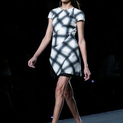 Vestido de rombos de Roberto Torretta en Madrid Fashion Week primavera/verano 2015