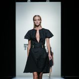 Vestido negro de Roberto Torretta en Madrid Fashion Week primavera/verano 2015