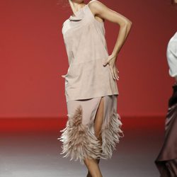 Vestido nude de Duyos en Madrid Fashion Week primavera/verano 2015