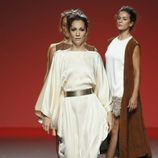 Vestido color crema de Duyos en Madrid Fashion Week primavera/verano 2015