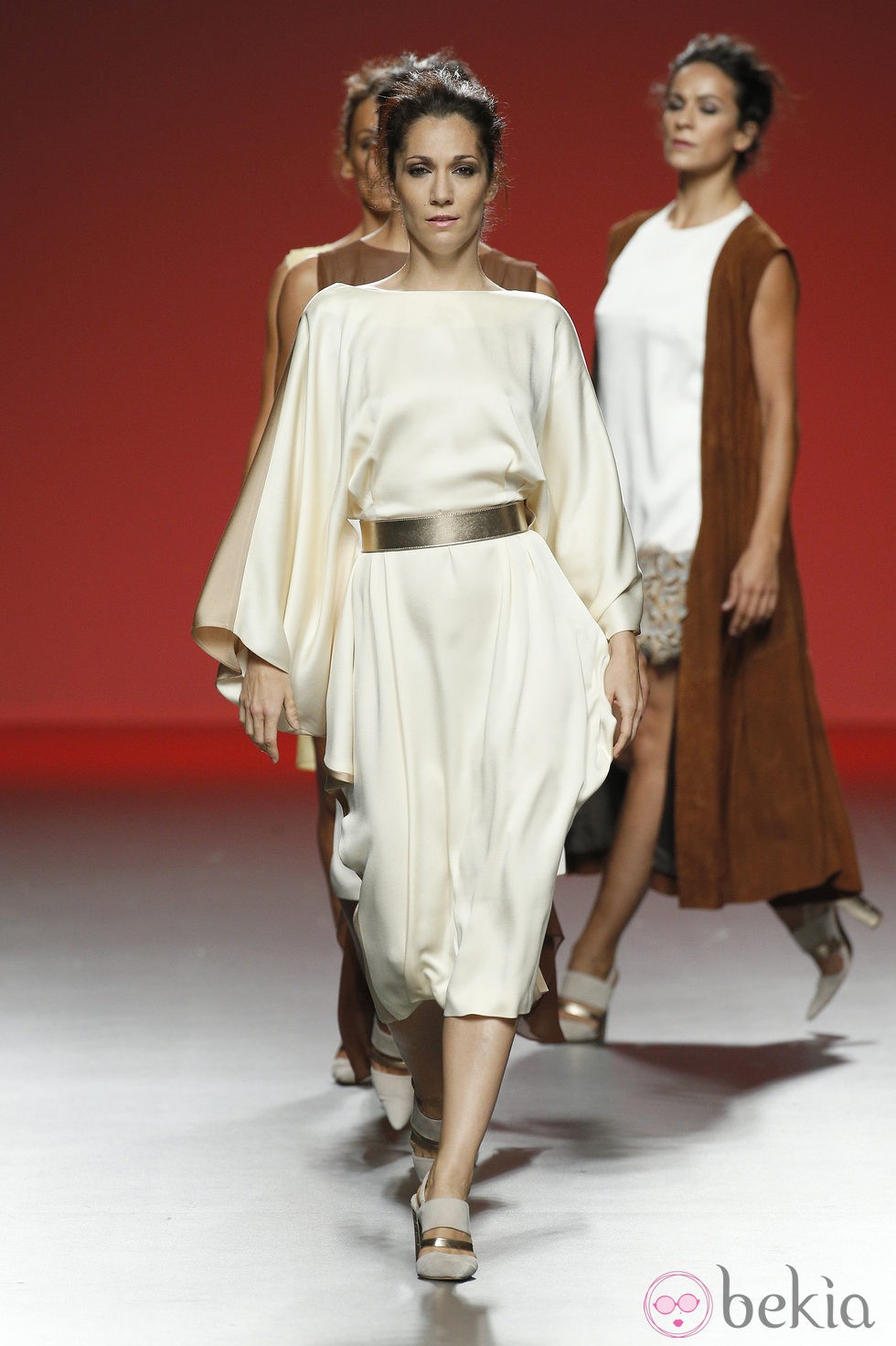 Vestido color crema de Duyos en Madrid Fashion Week primavera/verano 2015