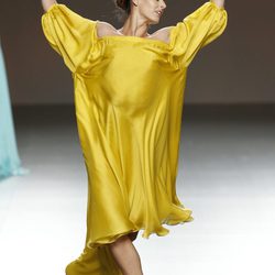 Vestido amarillo de Duyos en Madrid Fashion Week primavera/verano 2015