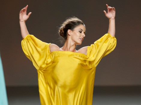 Vestido amarillo de Duyos en Madrid Fashion Week primavera/verano 2015