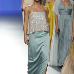Falda azul con cuerpo gris de Duyos en Madrid Fashion Week primavera/verano 2015