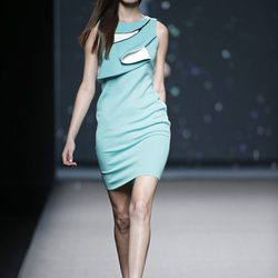 Vestido azul cielo de AA de Amaya Arzuaga primavera/verano 2015 en Madrid Fashion Week
