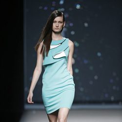 Vestido azul cielo de AA de Amaya Arzuaga primavera/verano 2015 en Madrid Fashion Week