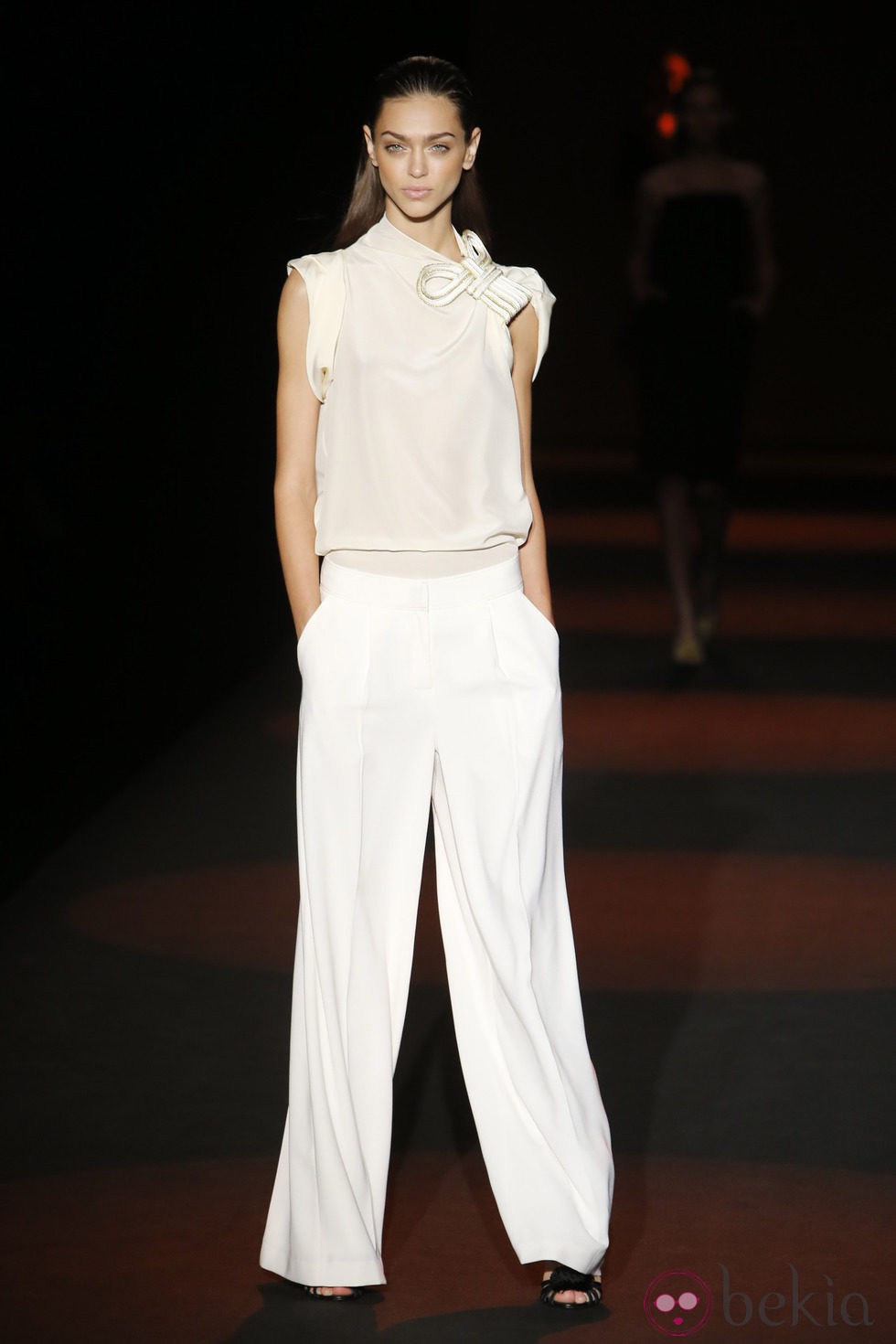 Blusa vaporosa y pantalón sastre de Miguel Palacio primavera/verano 2015 en Madrid Fashion Week