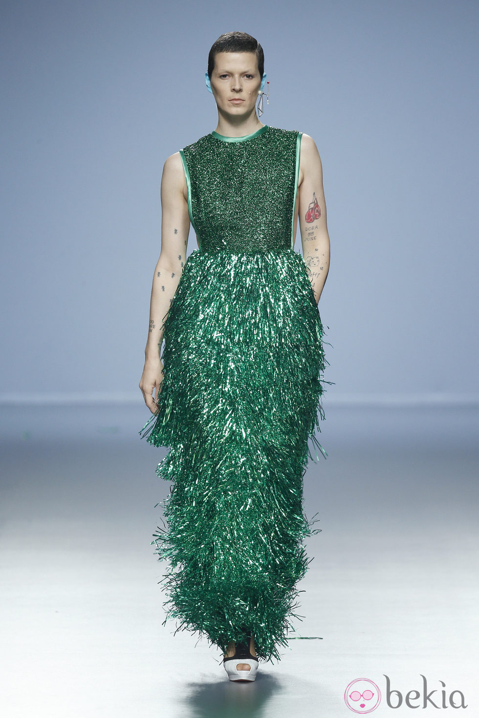 Bimba Bosé con un vestido de espumillón para Davidelfin en Madrid Fashion Week primavera/verano 2015