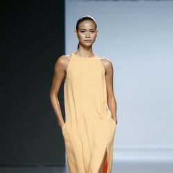 Vestido naranja de Ángel Schlesser en Madrid Fashion Week primavera/verano 2015