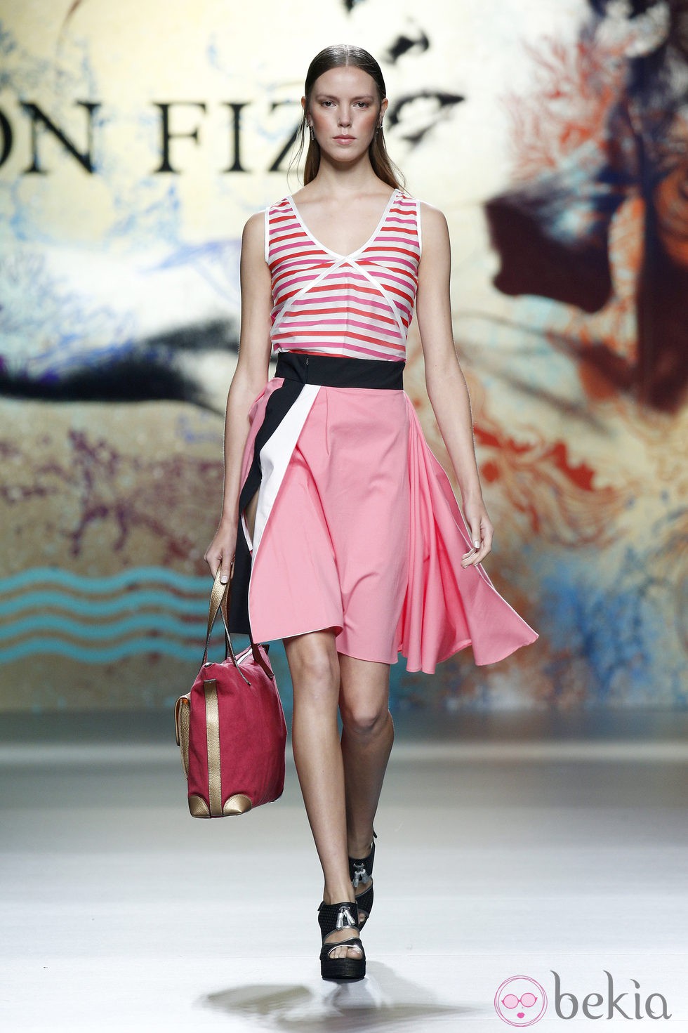 Vestido rosa de Ion Fiz en Madrid Fashion Week primavera/verano 2015