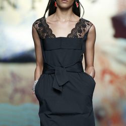Vestido negro de Ion Fiz en Madrid Fashion Week primavera/verano 2015
