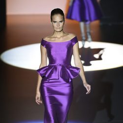 Vestido morado de Hannibal Laguna en Madrid Fashion Week primavera/verano 2015