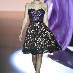Vestido con flores pintadas de Hannibal Laguna en Madrid Fashion Week primavera/verano 2015