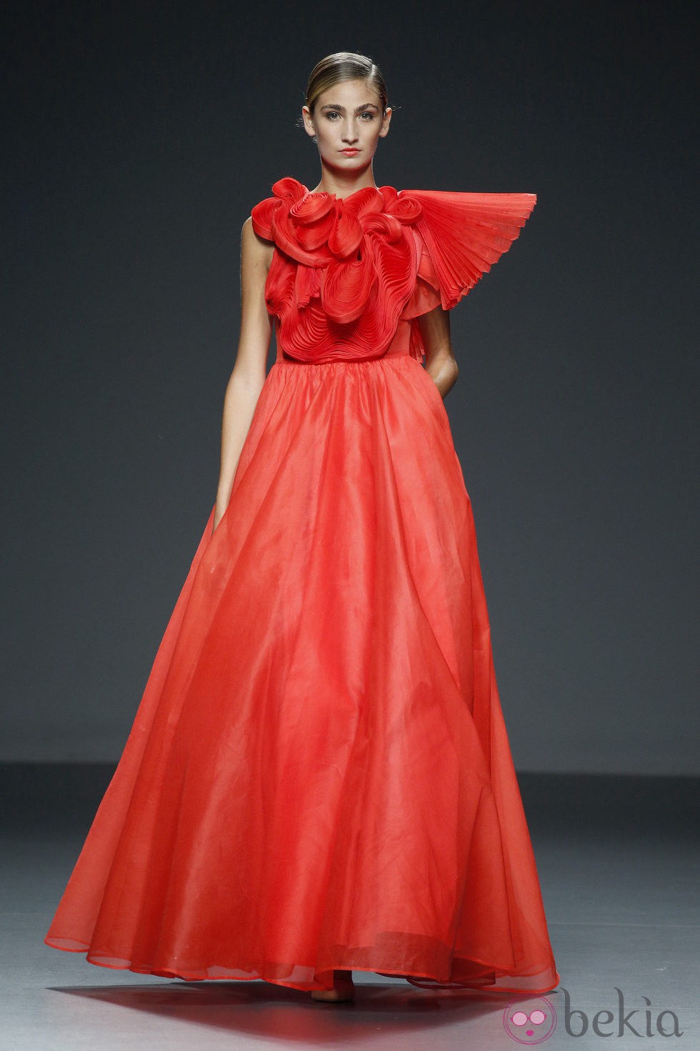 Vestido rojo de Eva Soto Conde en EGO Madrid Fashion Week primavera/verano 2015
