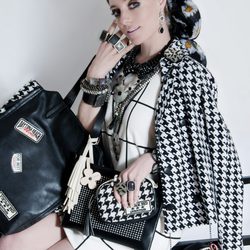 Ángela Cremonte con un estilo minimalista de black&white de Tantrend para otoño/invierno 2014