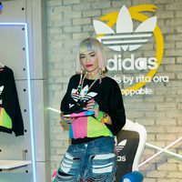 Rita Ora en la promoción de su colección con Adidas