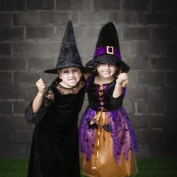 Dos disfraces de bruja para Halloween