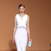 Vestido blanco de Roland Mouret en Paris Fashion Week primavera/verano 2015