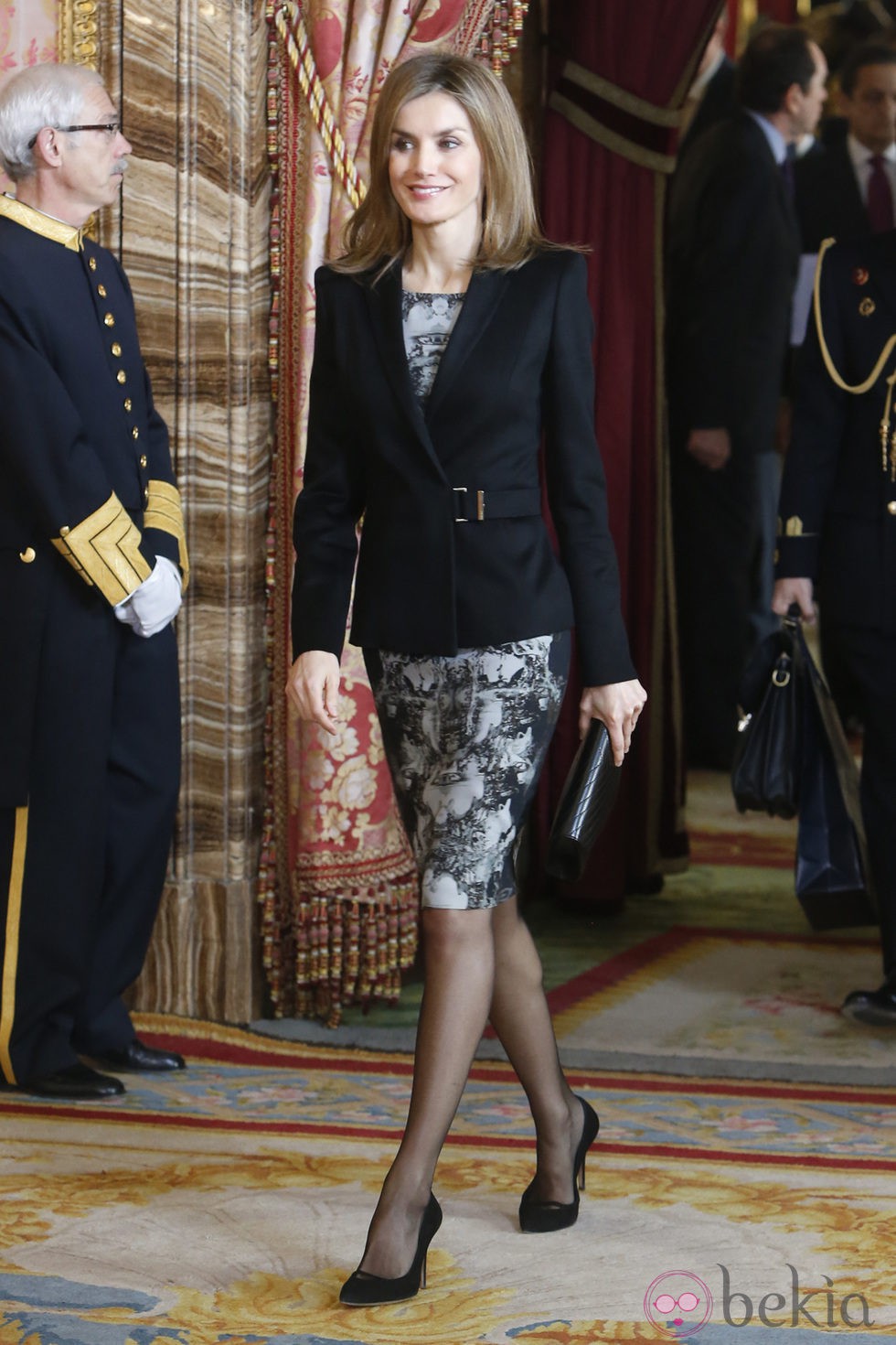 La Reina Letizia luciendo un vestido estampado de Hugo Boss