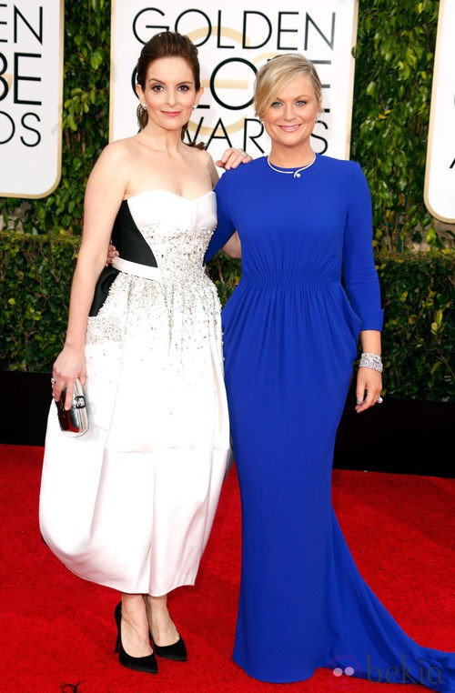 Tina Fey y Amy Poehler en la alfombra roja de los Globos de Oro 2015