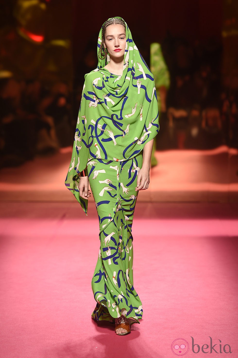 Vestido de Schiaparelli en la Semana de la Alta Costura de París primavera/verano 2015