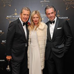 Mario Testino, Daniel Lalonde y Kate Moss en los premios de la moda Moët & Chandon Étoile en Londres