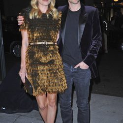 El diseñador Christopher Bailey y la actriz Kate Bosworth