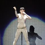 Mel C. con traje de Roberto Cavalli en un concierto de las Spice Girls