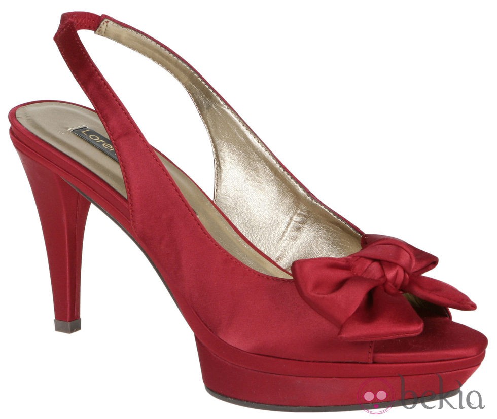 Zapatos peep toe rojos con plataforma de Lorena Carreras, colección otoño/invierno 2011