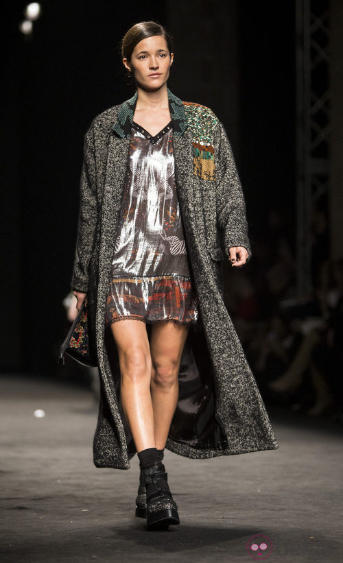 Malena Costa desfilando para Custo Barcelona en la 080 Barcelona Fashion 2015