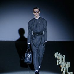 Mono negro de Davidelfin en Madrid Fashion Week para otoño/invierno 2015/2016