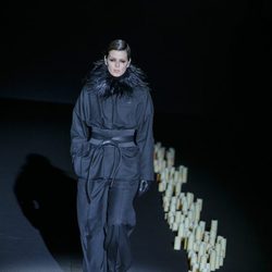 Conjunto negro de Davidelfin en Madrid Fashion Week para otoño/invierno 2015/2016