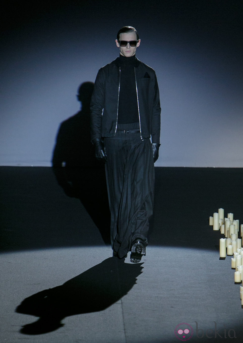 Chaqueta y falda negras de Davidelfin en Madrid Fashion Week para otoño/invierno 2015/2016
