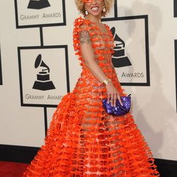 Joy Villa con un vestido completamente transparente en la alfombra roja de los Grammy 2015