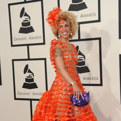 Joy Villa con un vestido completamente transparente en la alfombra roja de los Grammy 2015