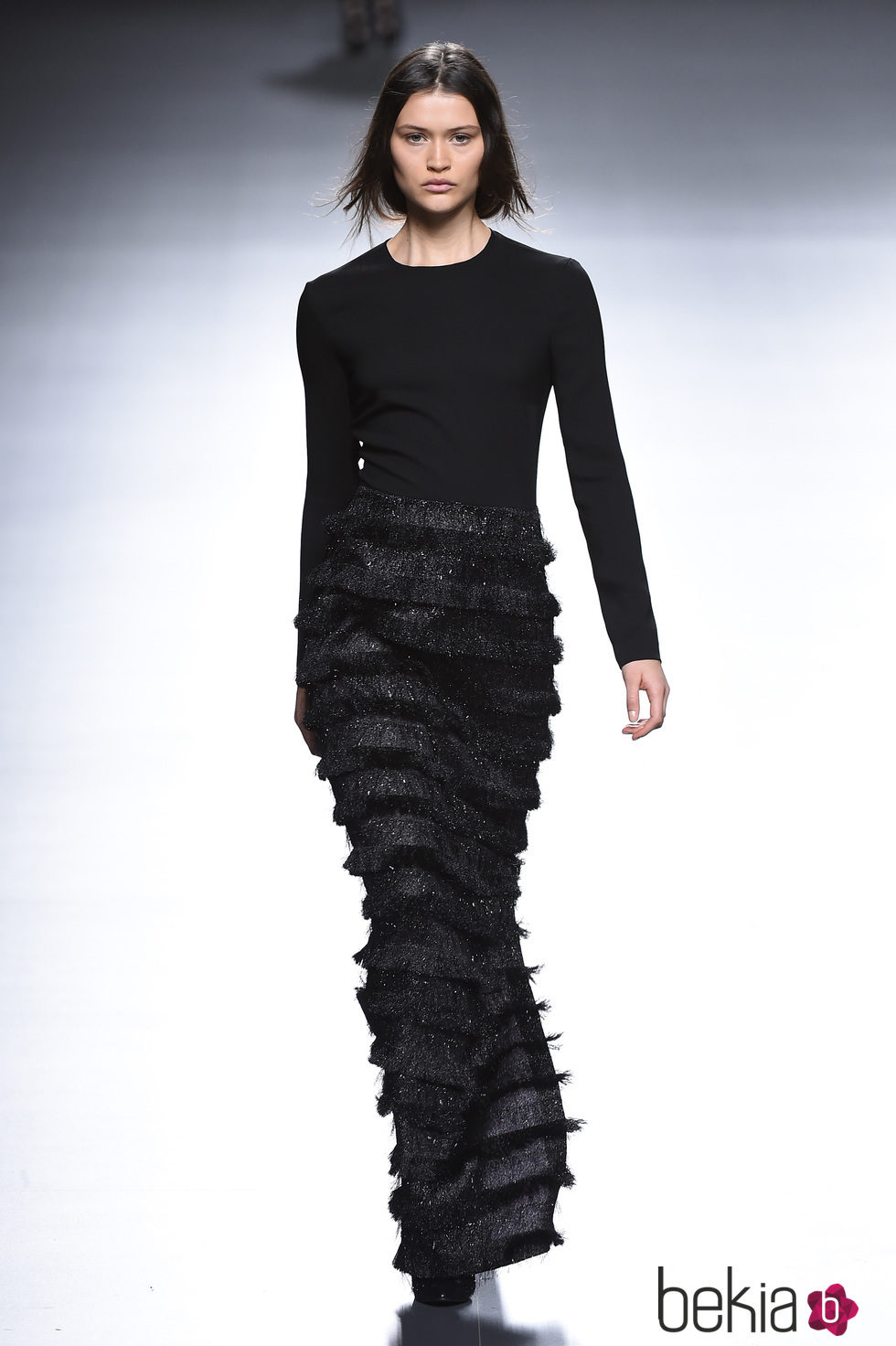 Vestido largo en negro de la colección otoño/invierno 2015/2016 de Ángel Schlesser