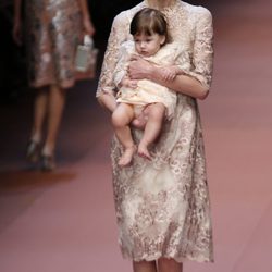 Vestido en nude con bordados de Dolce & Gabbana en Milán Fashion Week